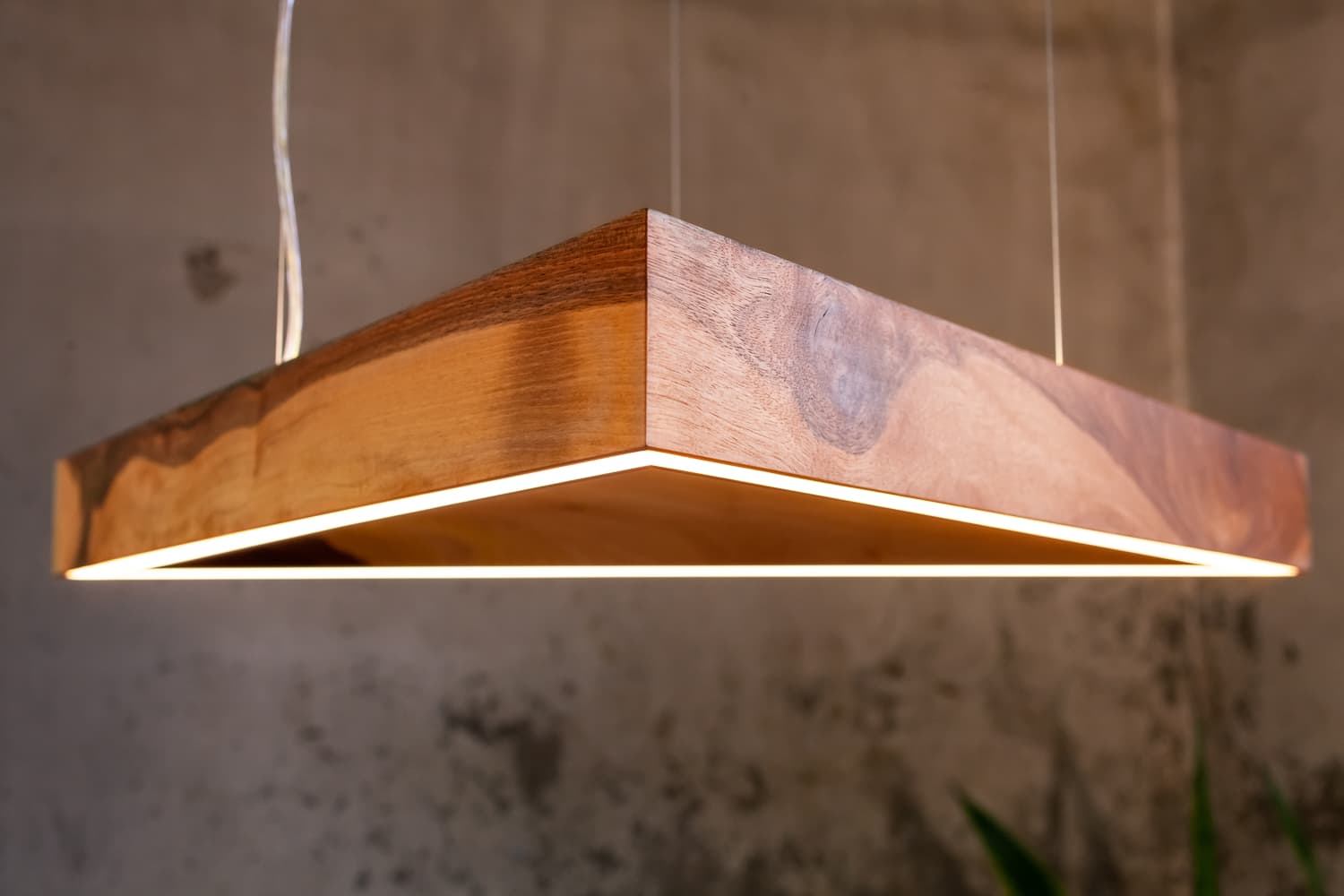 triangolo-lampe-dreieck-form-holz